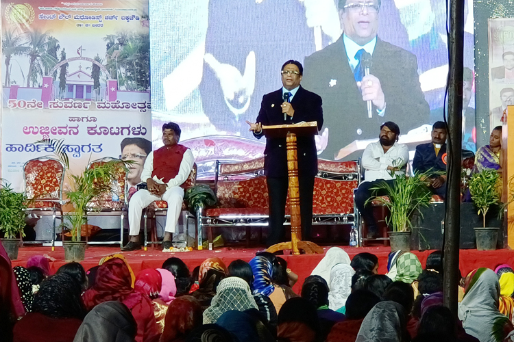 Thousands gathered at the three days prayer meeting held at Bidar, Karnataka by Grace Ministry on 26th, 27th and 28th of November, 2021 on the grounds of St Paul's Church. 